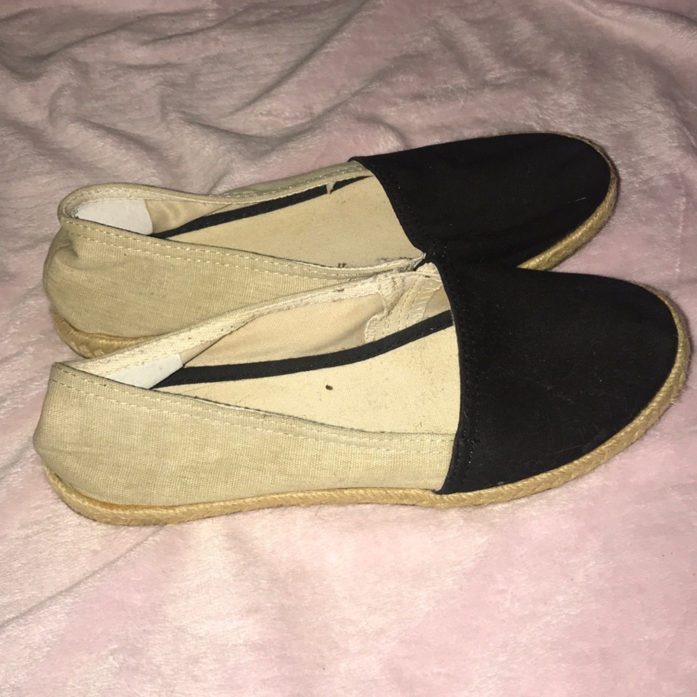 Slip ons - Picture 2 of 2